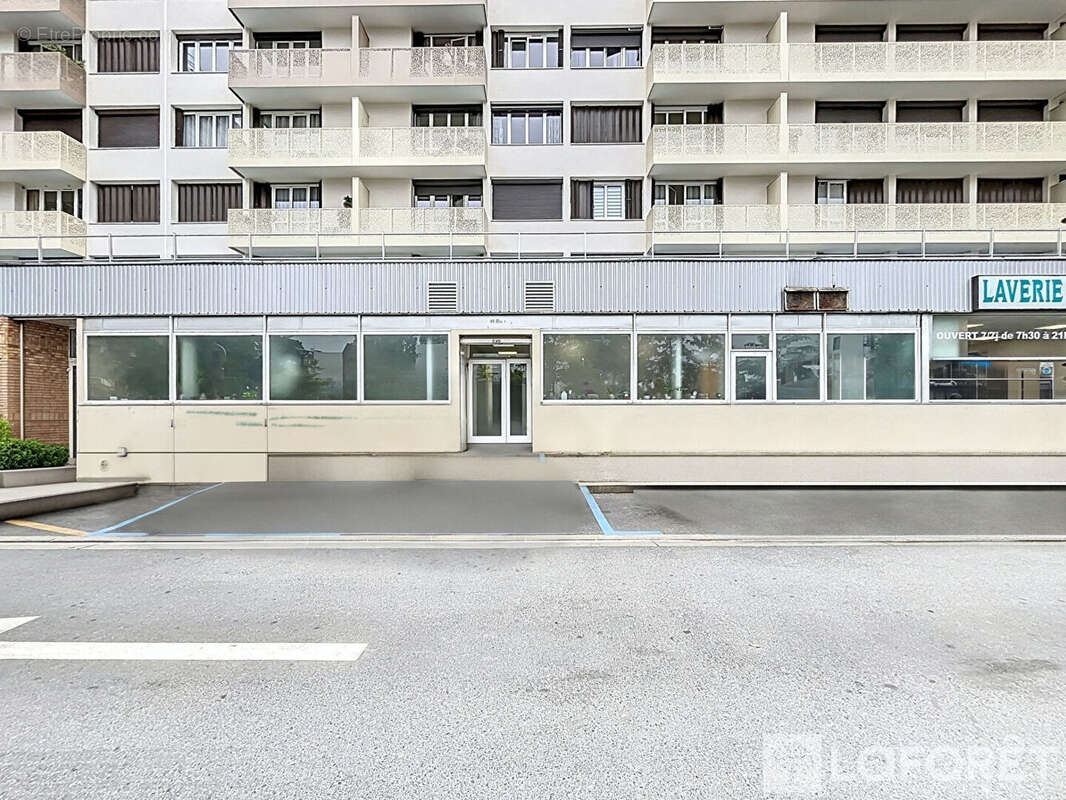 Commerce à SAINT-MICHEL-SUR-ORGE