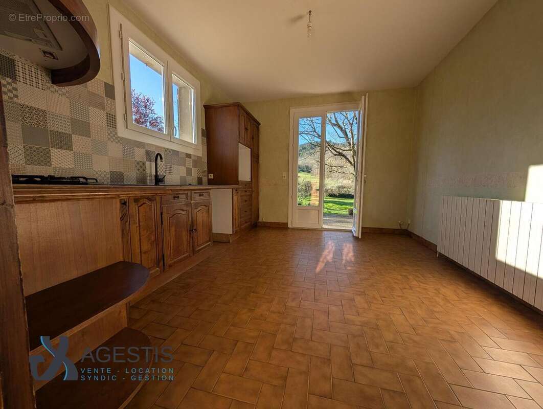   - Maison à LABRUGUIERE