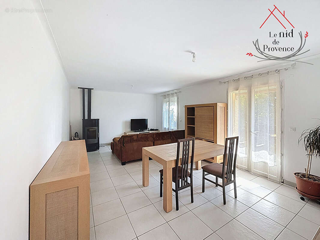 Maison à PERNES-LES-FONTAINES