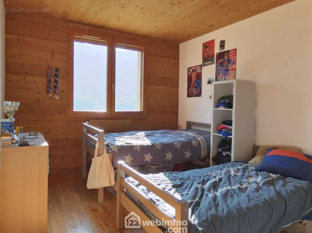 ... Toutes de taille semblables ... - Appartement à MARTHOD