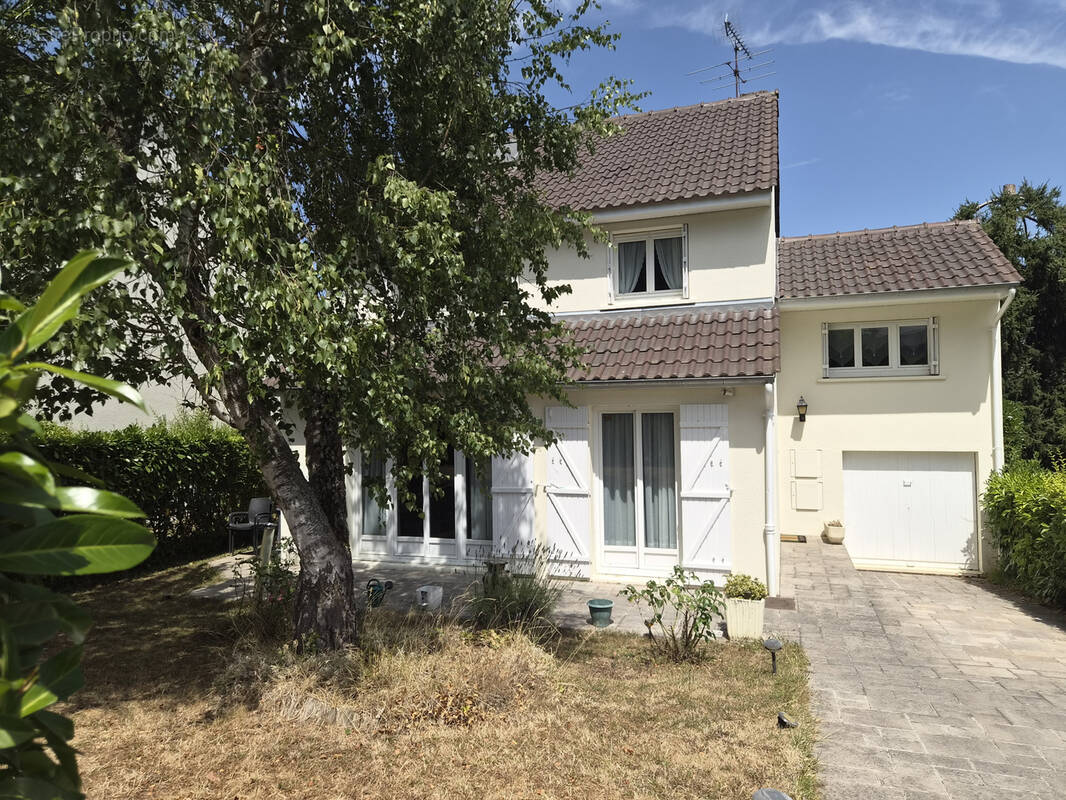 Maison à SAINT-REMY-LES-CHEVREUSE