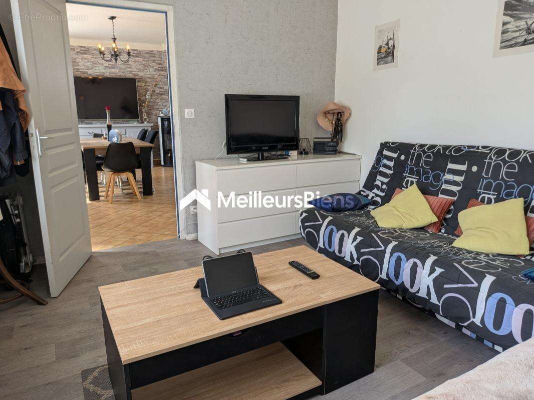 Maison familiale au cœur de Porcaro - 4/5 chambres - 1285 m² terrain - photo 11