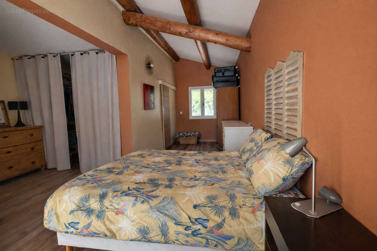 Maison à PERNES-LES-FONTAINES