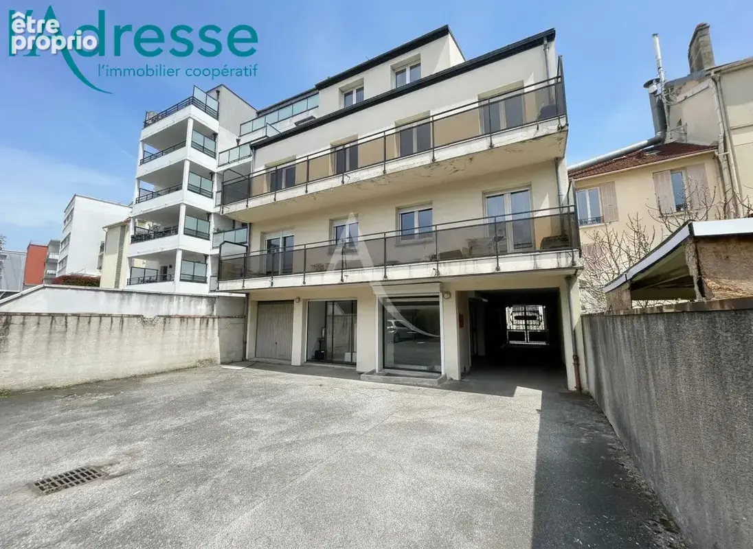 Local commercial Noisy Le Grand 151 m2 - photo 3