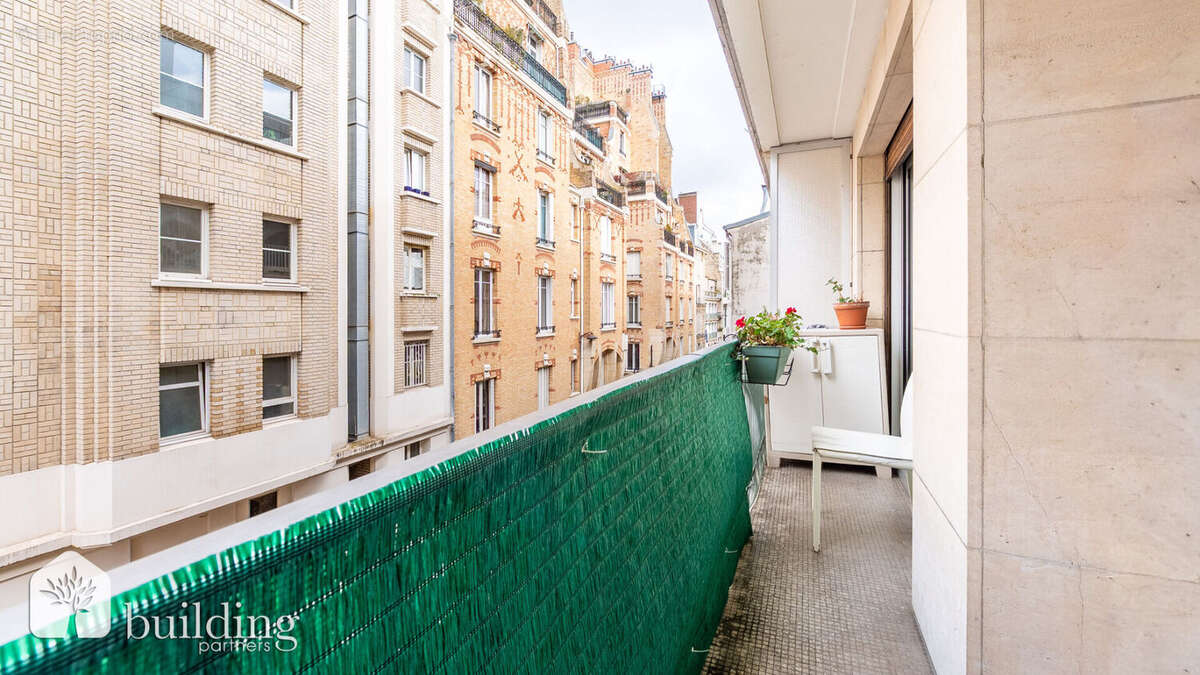 Appartement à PARIS-16E