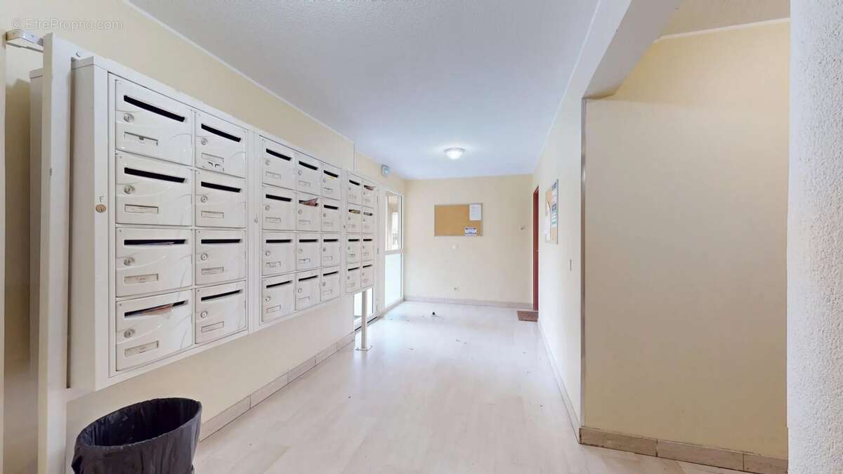 Appartement à VAUJOURS