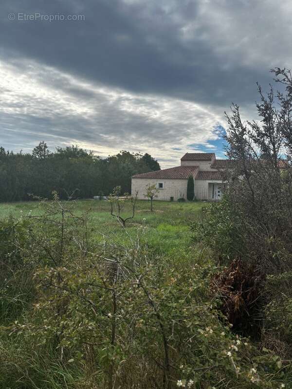 Terrain 720 m² à Saint-Cannat  - photo 4