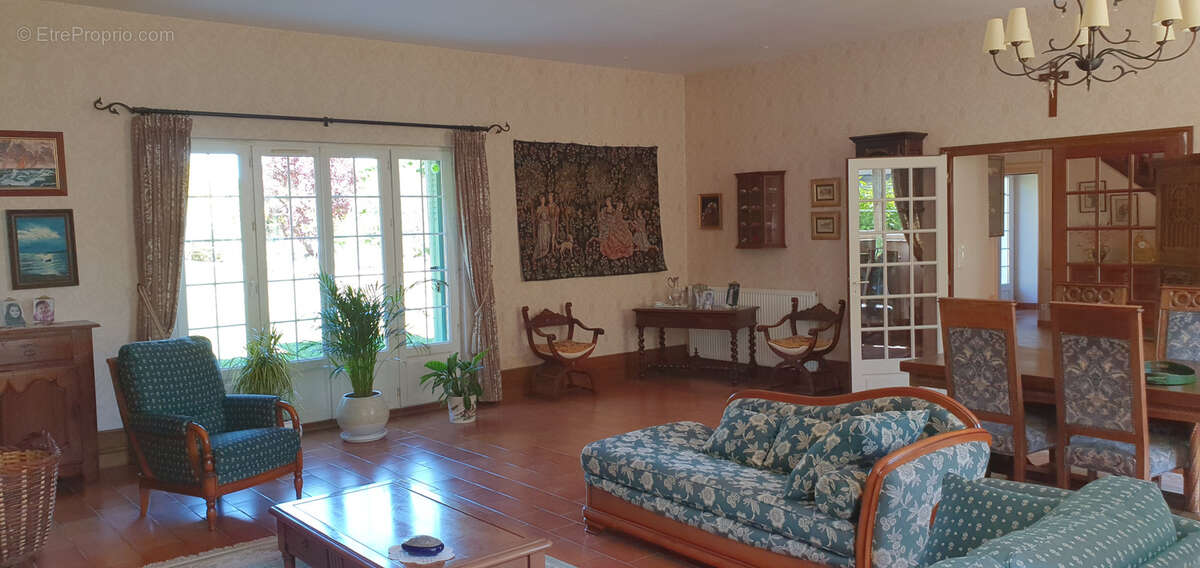 Maison à CRUGNY