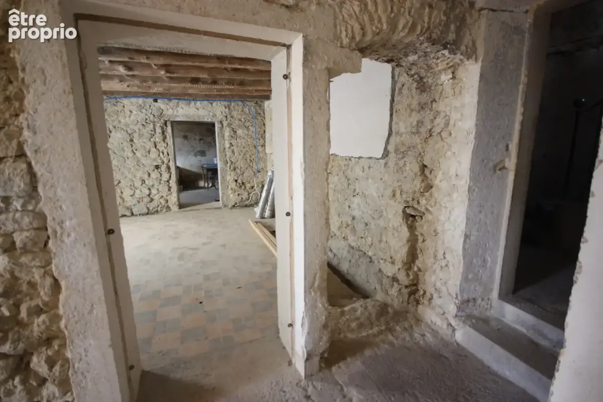 Maison à finir de rénover 7 pièces 280m² sur 4345m² CORMARANCHE EN BUGEY (01) - photo 2