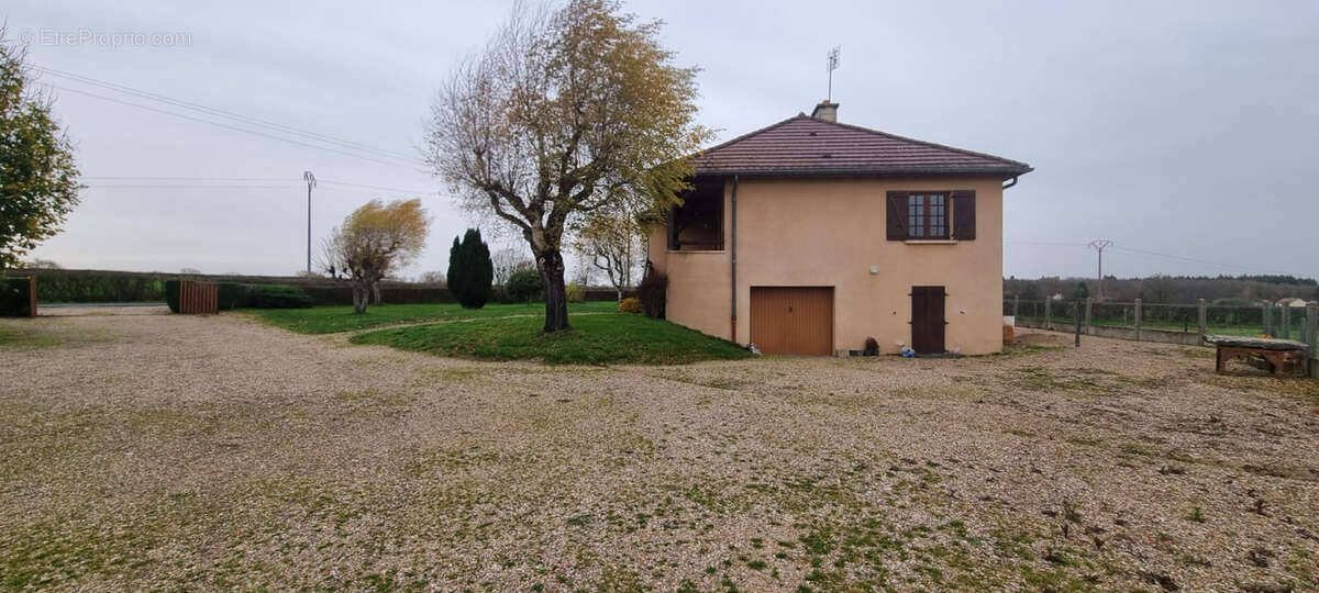 Maison à PARAY-LE-MONIAL