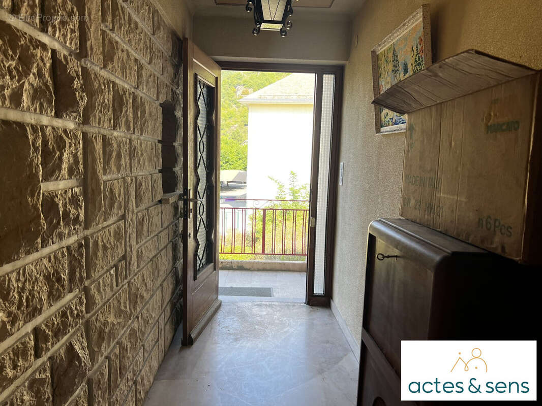 Appartement à SAINT-JULIEN-MONT-DENIS