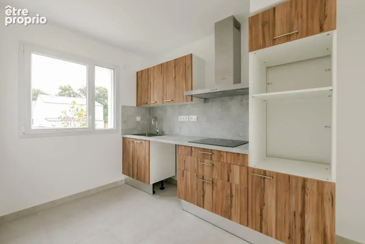 Maison avec jardin et garage - photo 3