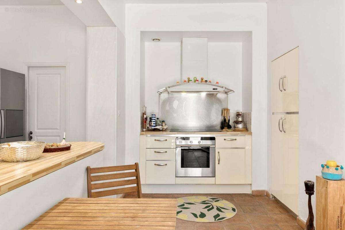 Appartement à VALLAURIS