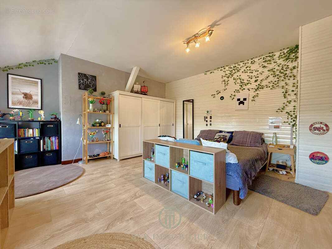 Propriété familiale • 8 chambres • plus d’1 hectare • dépendances - photo 15