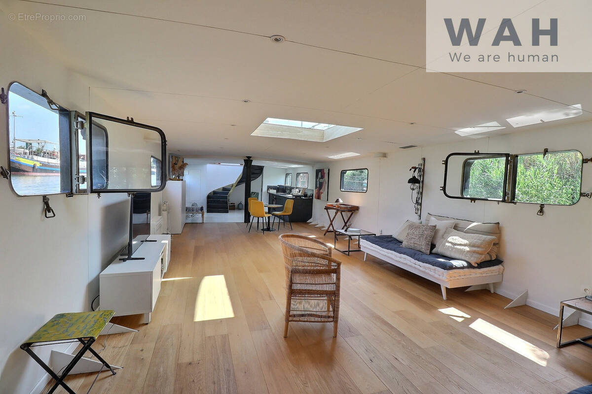 Autre à AIGUES-MORTES