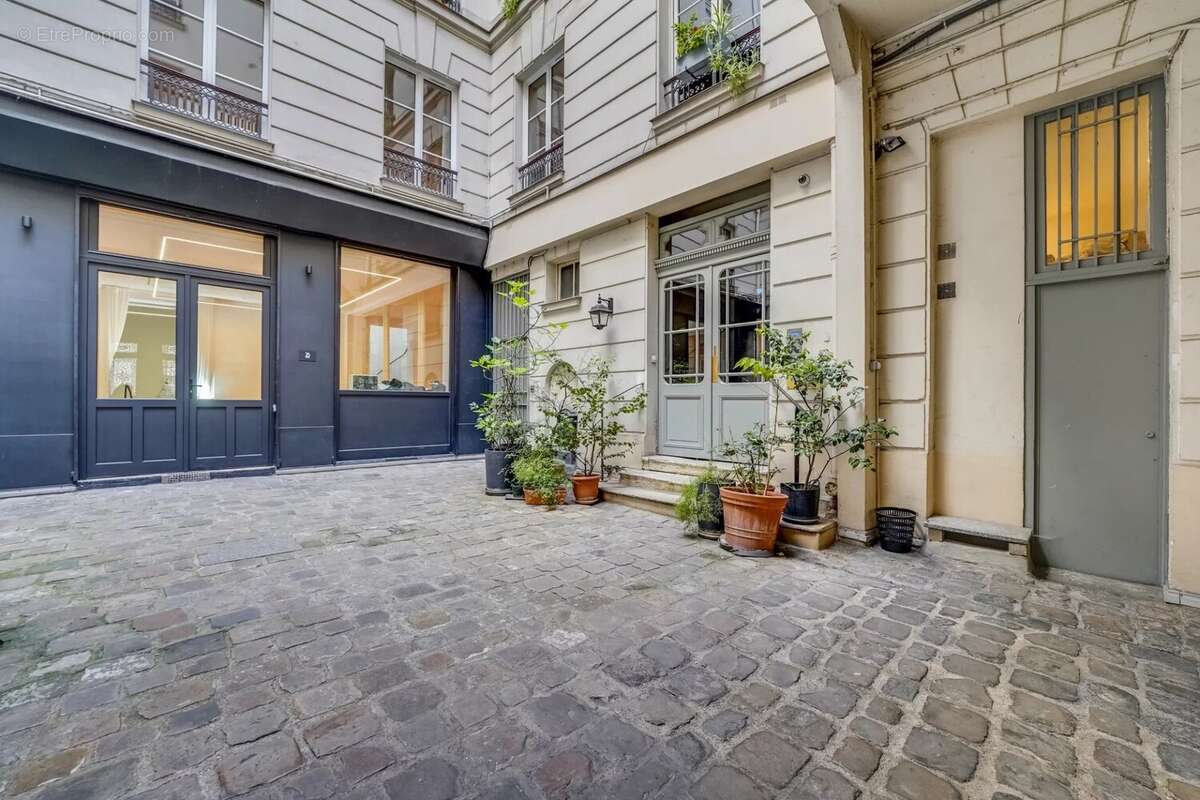 Appartement à PARIS-3E