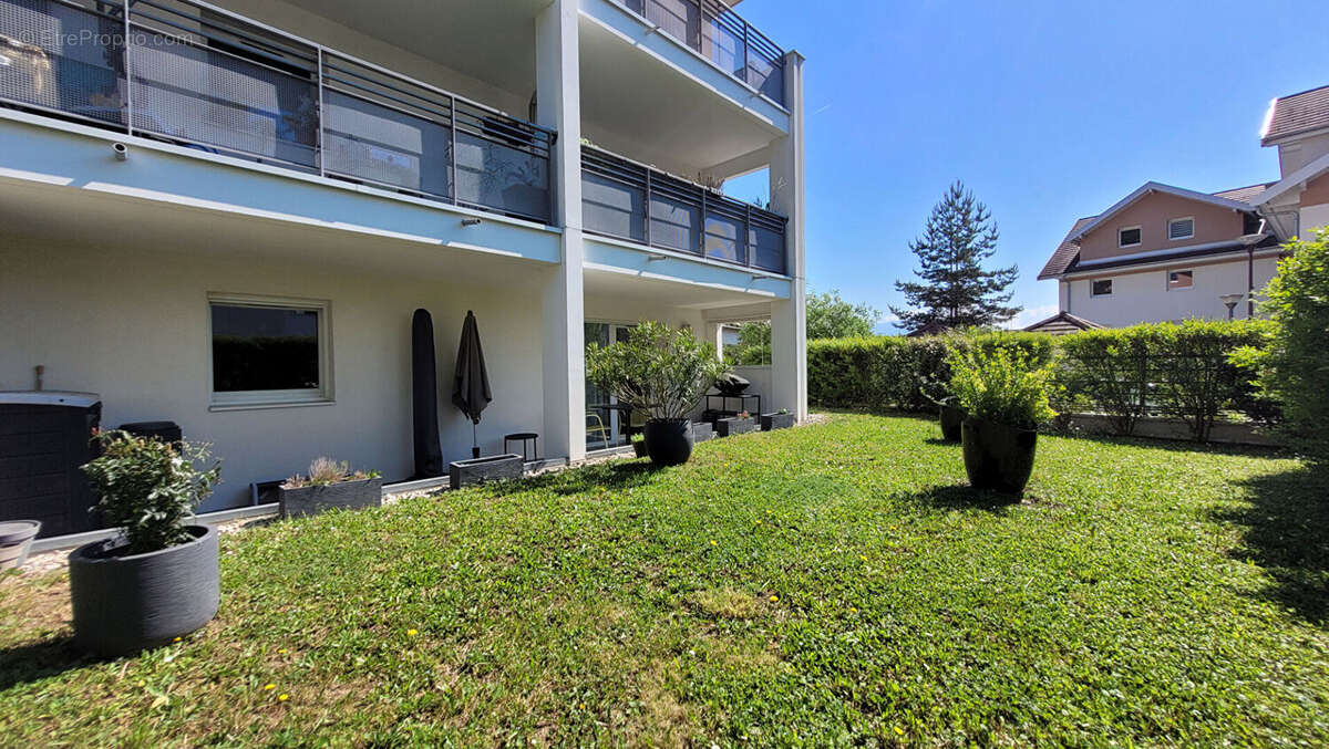 Appartement à POISY