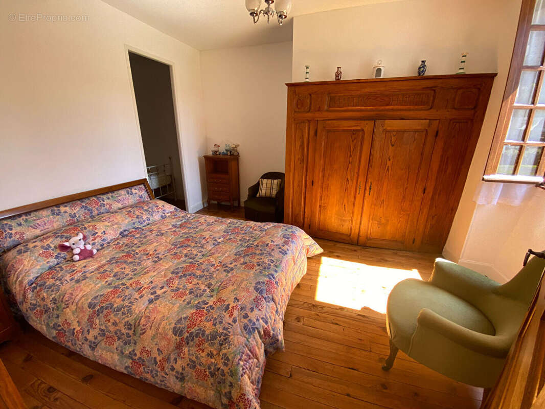 Maison 170 m² à Izeste  - photo 8