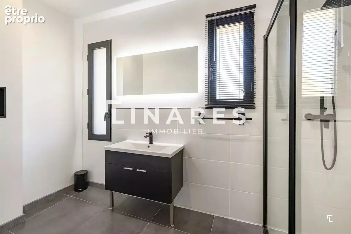 LA VERDOYANTE - Villa T5 de 180m² -  Piscine - Garage de 33m² - Terrain 1280m² - 13011 EOURES - photo 12