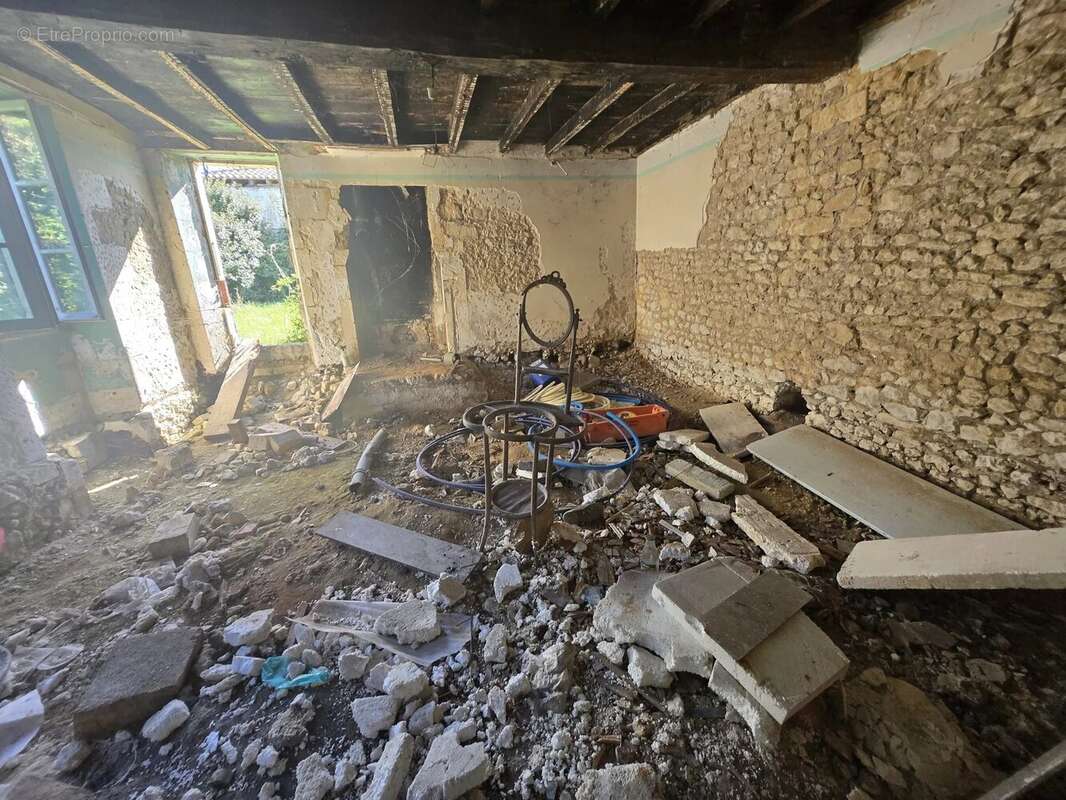 Maison à SAINT-DIZANT-DU-BOIS