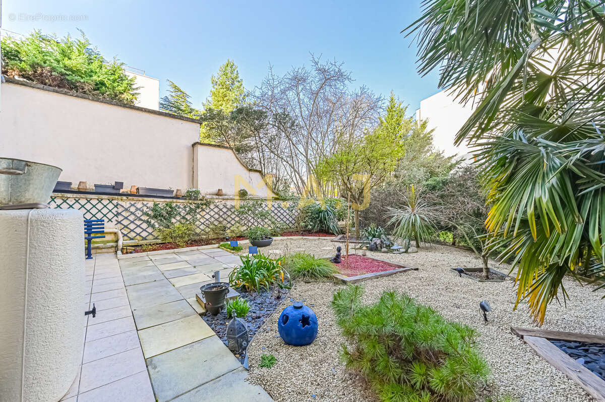 Appartement à LE PERREUX-SUR-MARNE