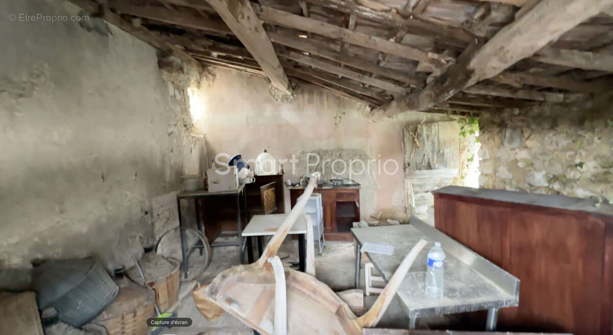 CASTELLAR (06500) - Appartement en ruine au coeur du village avec terrasse vue dégagée mer et montagne - photo 11