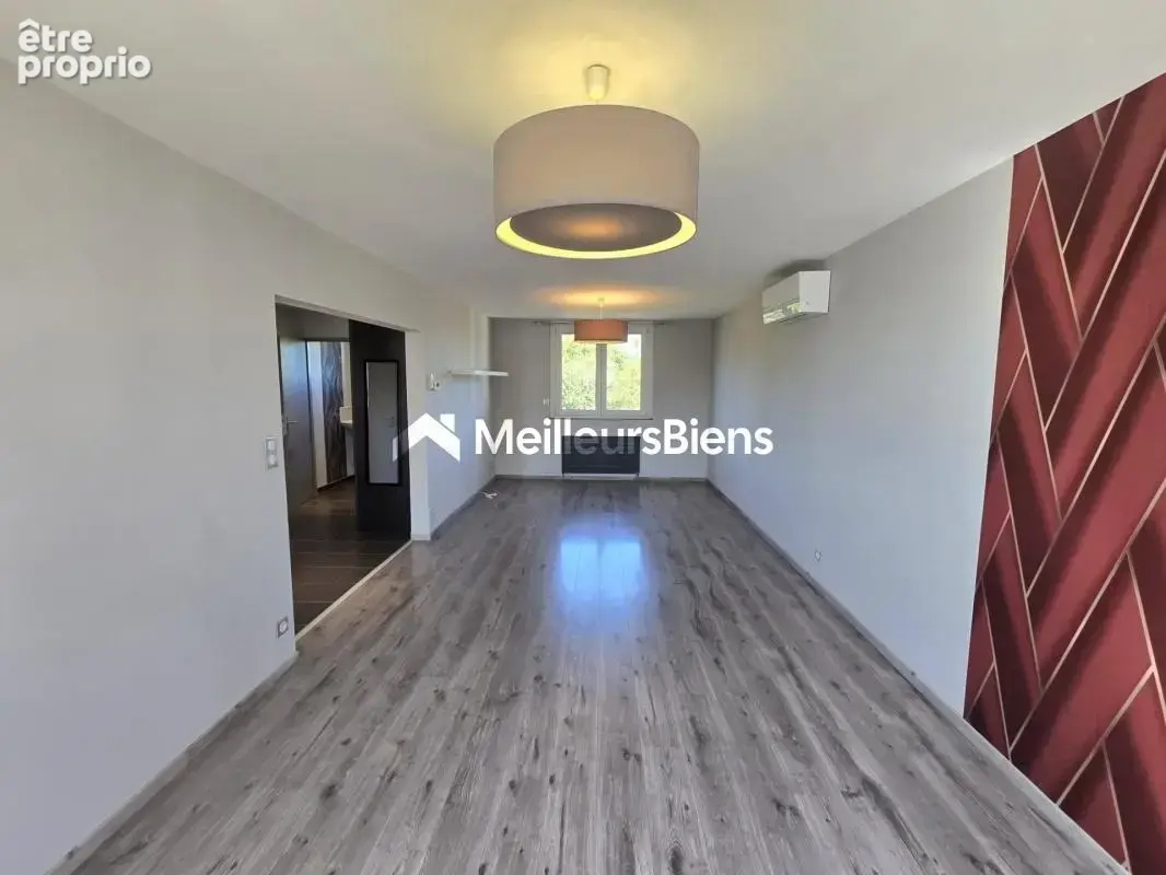 Maison climatisée et rénovée, 5 pièces dont 3 chambres, sous-sol avec garage et terrain clos - photo 4