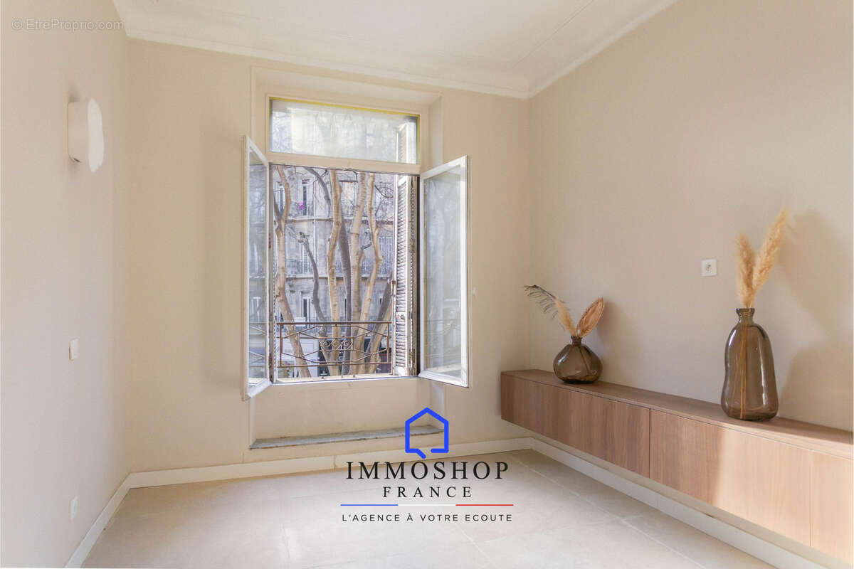 Appartement à MARSEILLE-6E