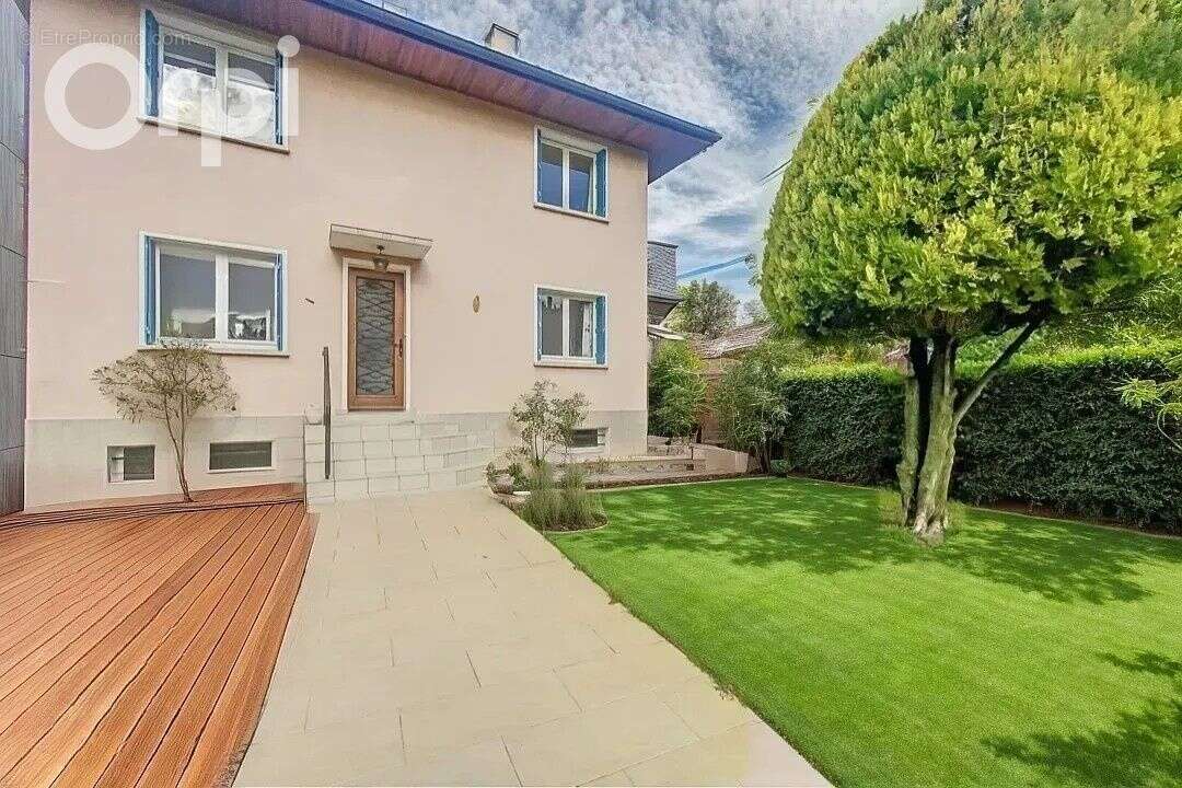 Maison T6 proche douane - photo 4