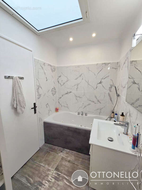 Appartement à PUGET-SUR-ARGENS