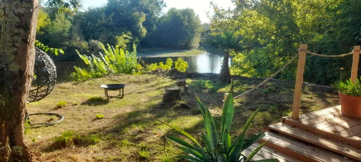 Maison à LA ROQUE-GAGEAC