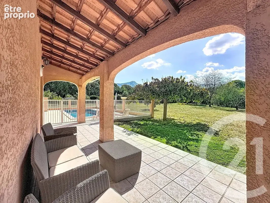 Maison 6 pièces 140 m² à vendre à Trets (13530) - photo 10