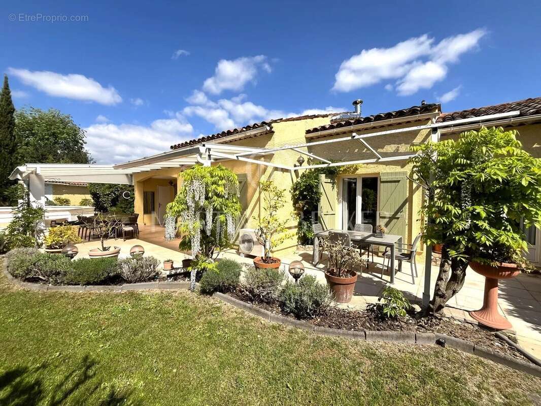 Maison à VALBONNE