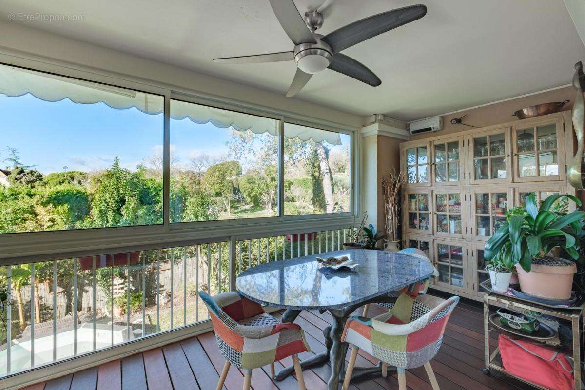 Appartement à MOUGINS