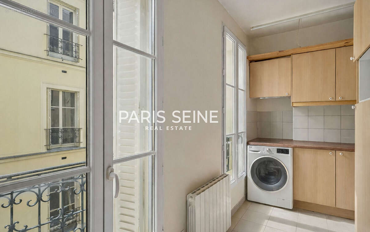 Appartement à PARIS-14E