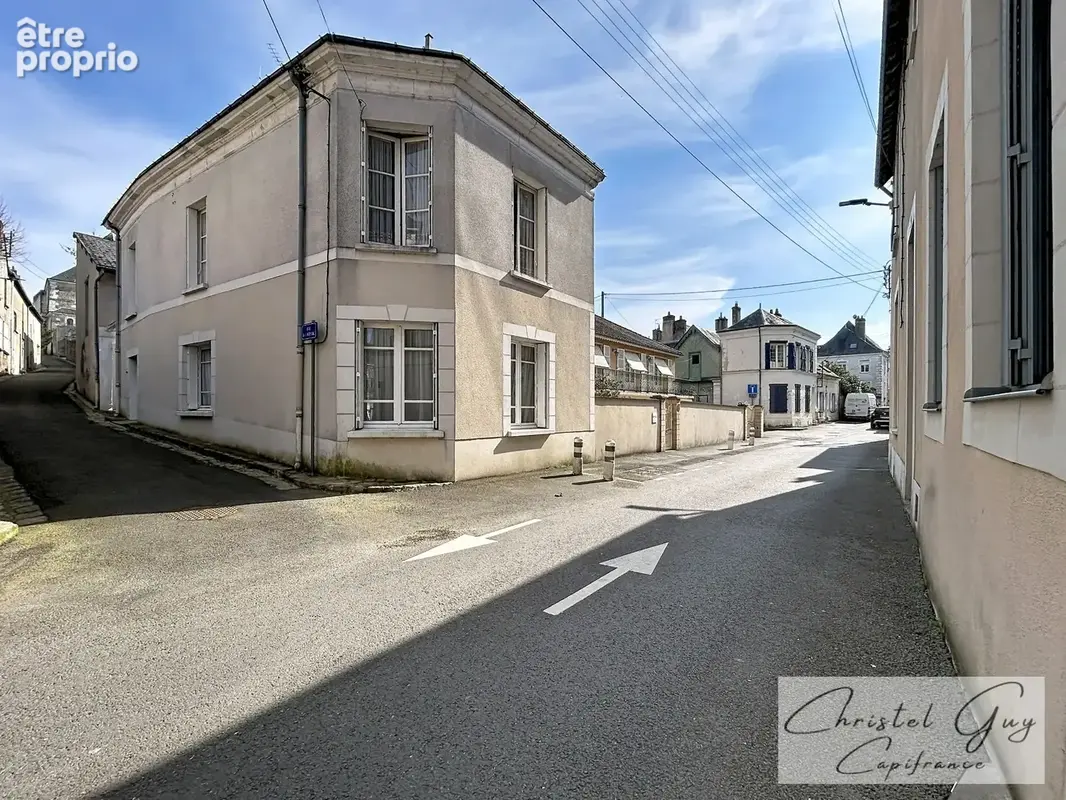Montval-sur-Loir (72500), maison de charme à vendre 4 chambres, cour et dépendances, coeur de ville - photo 1