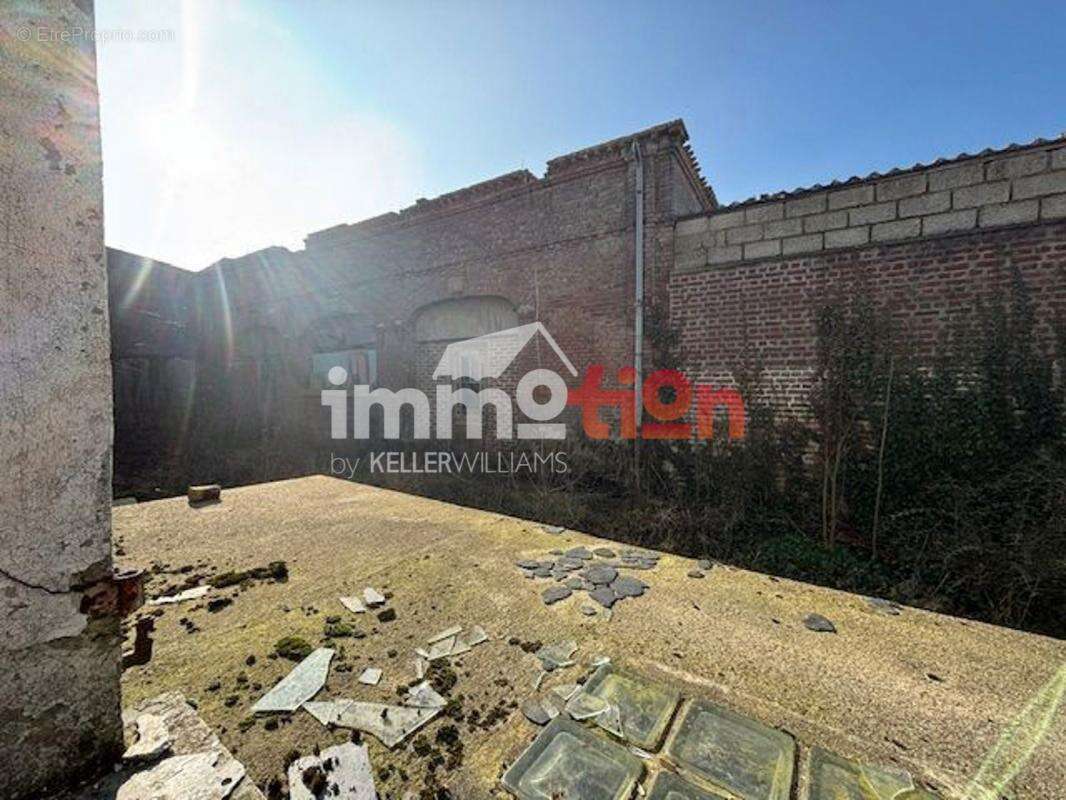 Maison à FEUQUIERES-EN-VIMEU