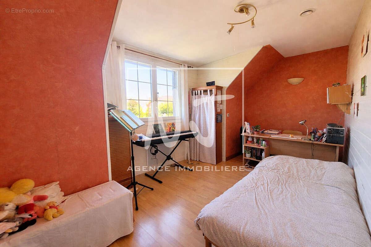 Maison à PELLOUAILLES-LES-VIGNES