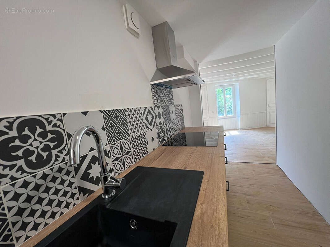 Maison 61 m² à Gencay  - photo 7