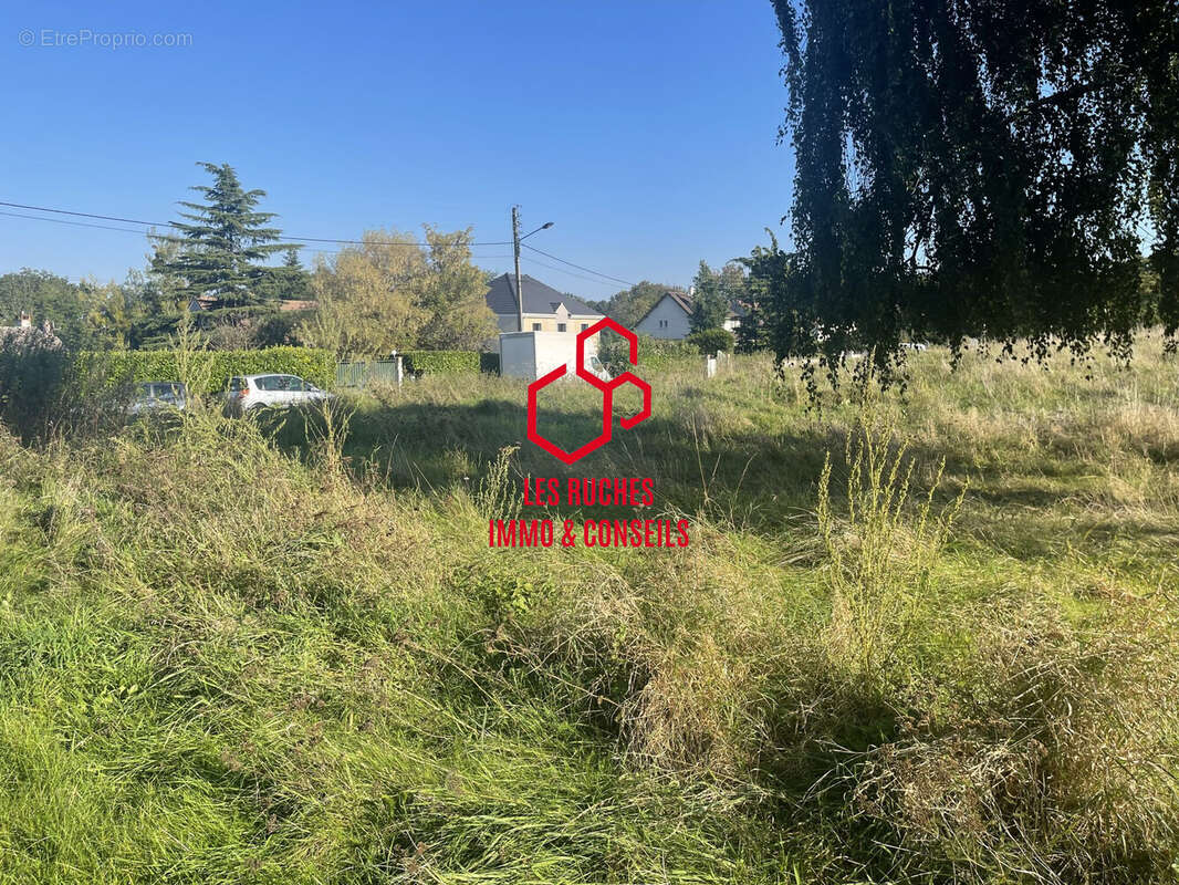 Terrain à FRESNES-SUR-MARNE