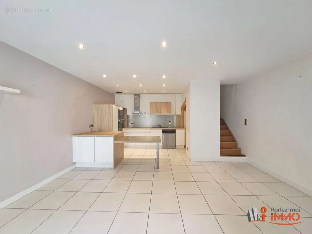 Appartement à SAINT-ETIENNE