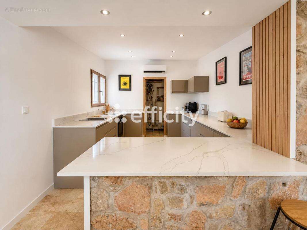 Maison 153 m² à Saint-Maximin-La-Sainte-Baume  - photo 8