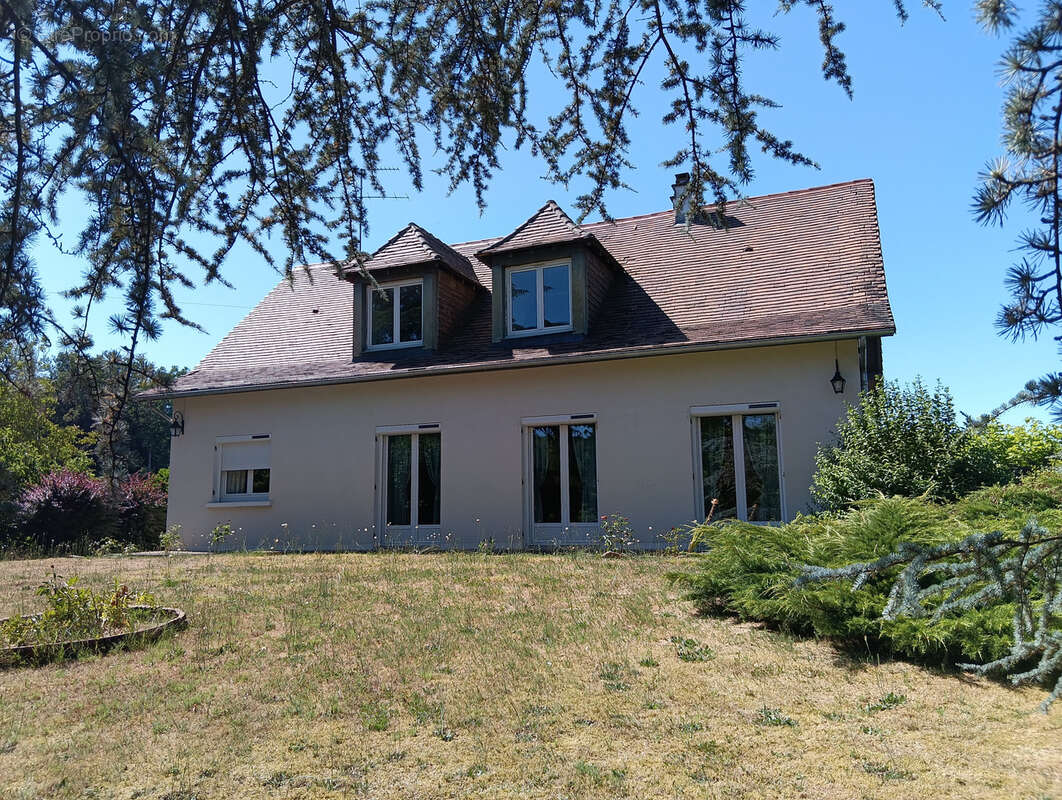 Maison sur sous sol de 99.6 m2 avec annexes - photo 2