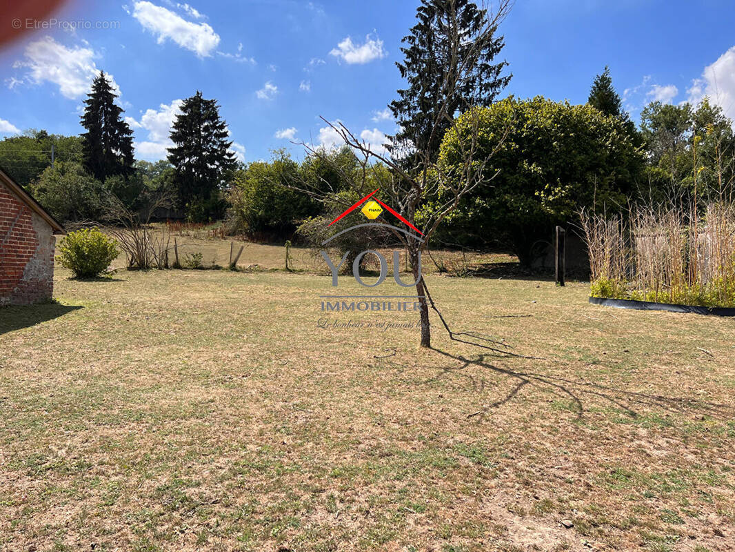 Terrain à SAINTE-GENEVIEVE