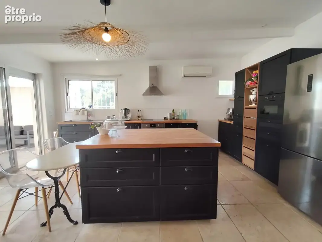 Martigues – Propriété de charme rénovée avec 2 maisons, grand jardin et dépendance - photo 8