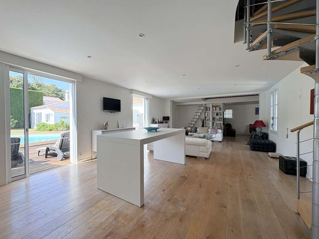 Maison 215 m² à Noirmoutier-En-L'ile  - photo 3