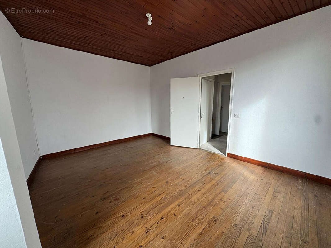 Maison à MONCLAR