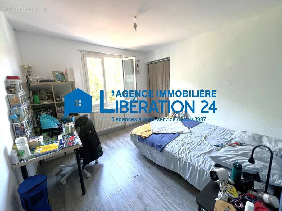 Maison à LE CHAMBON-FEUGEROLLES