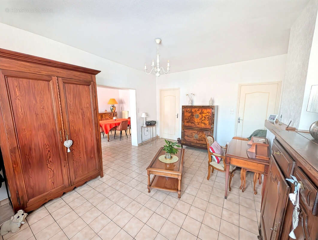Maison Flamande 130 m2   Un Bien à Fort Potentiel pour Commerce ou Investissement ! - photo 3