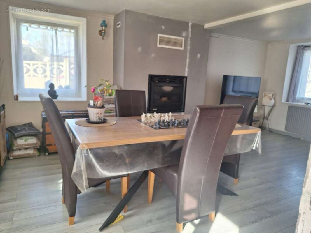 Maison à BAINS-SUR-OUST